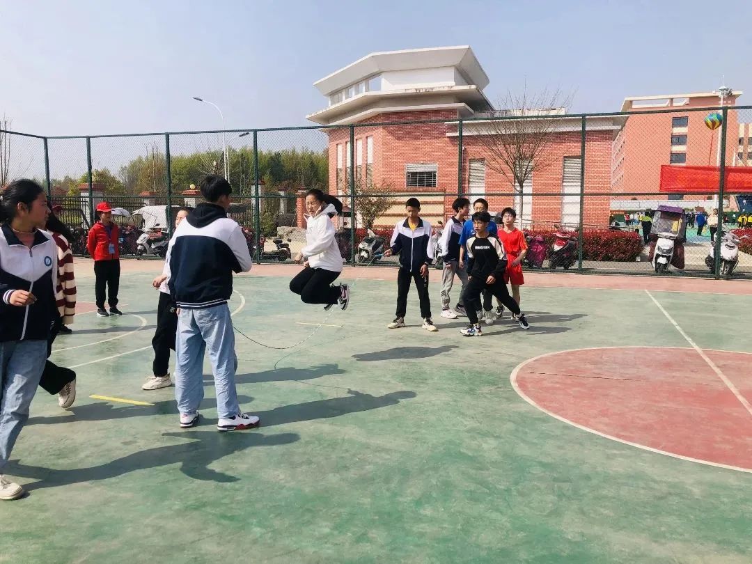 随县第三届“新华杯”中小学生运动会在炎帝学校举行