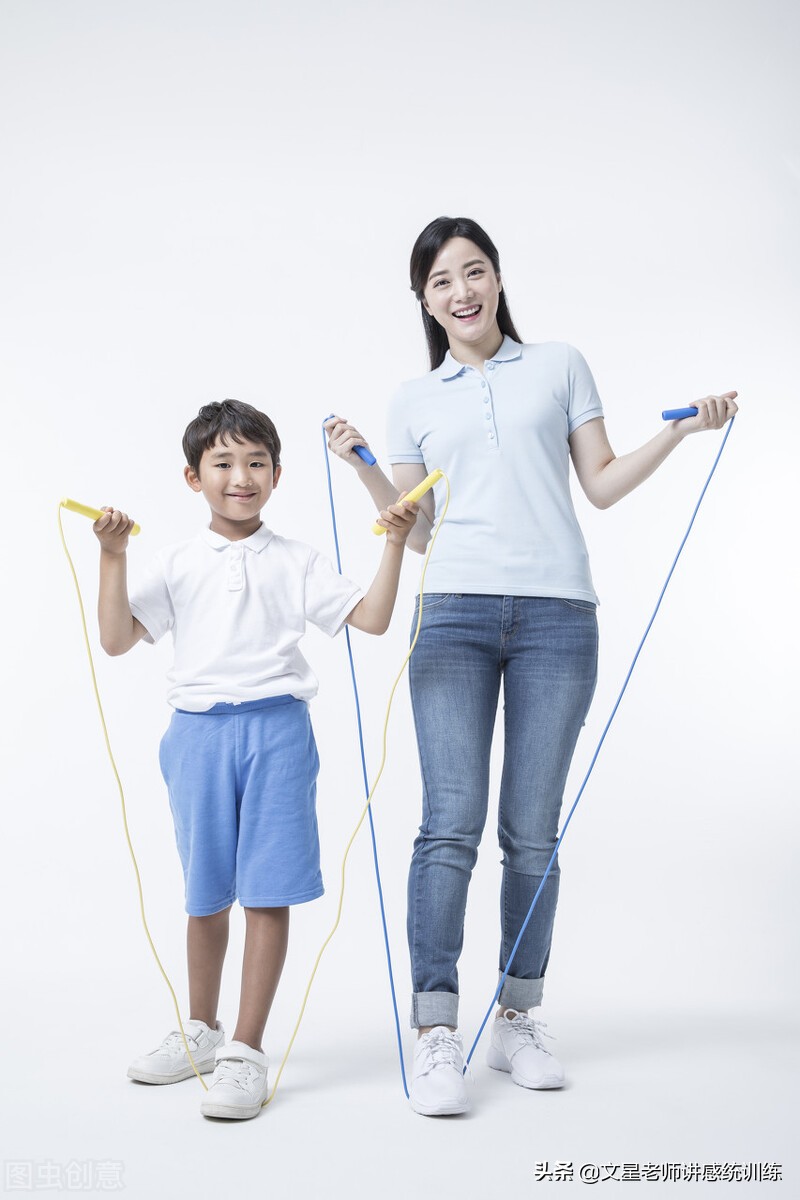 儿童跳绳练习技巧与方法,儿童跳绳的正确姿势和练习