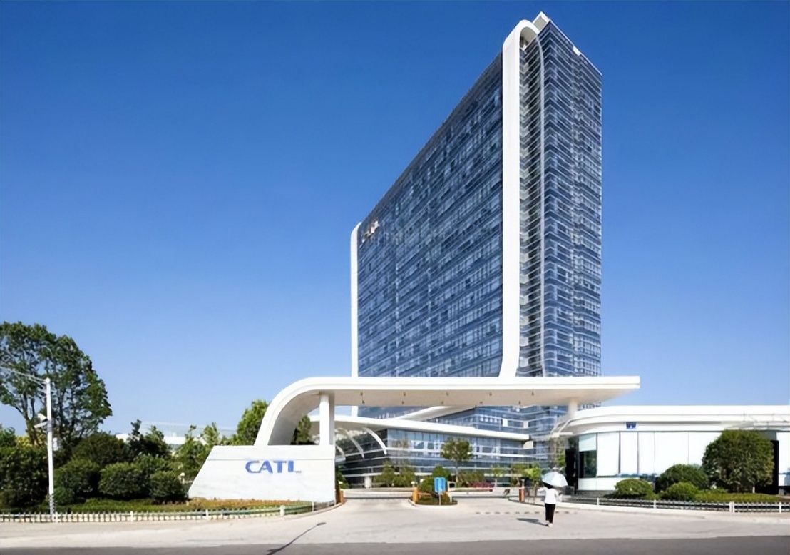 日本研发容量超8倍的新电池,到底想干嘛?中方该如何面对挑战