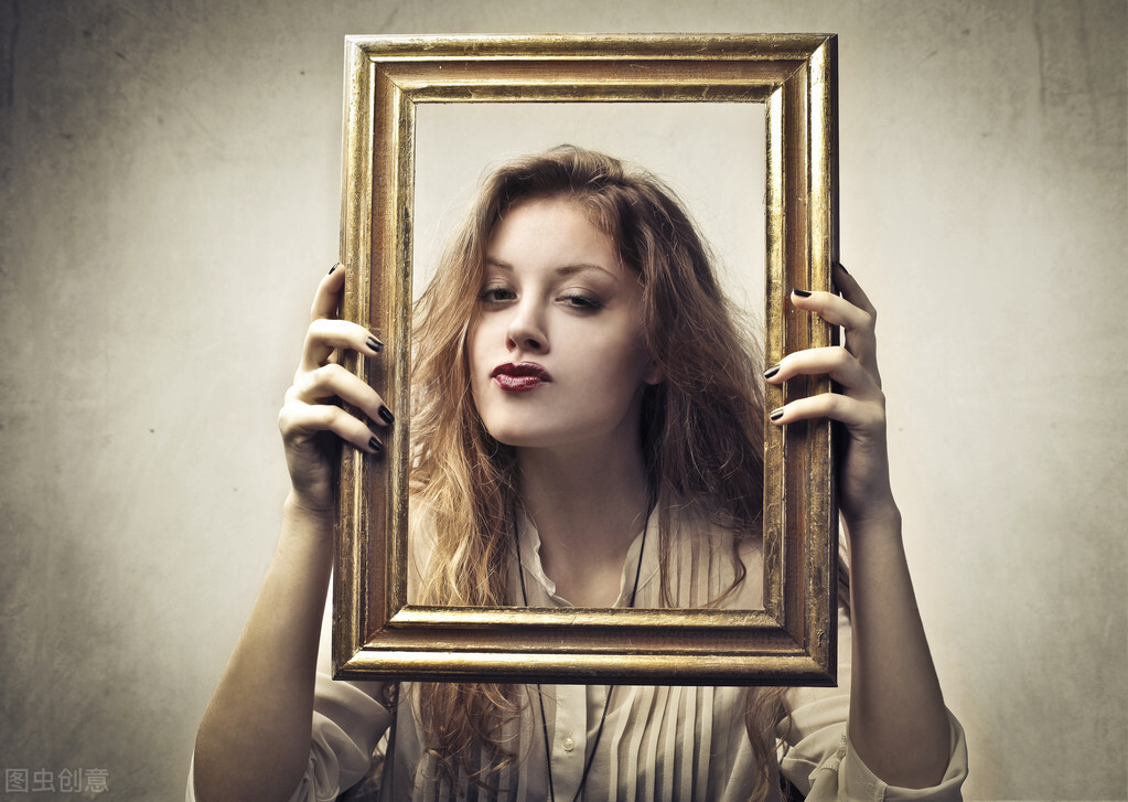 脸盲？研究表明，爱虚荣的人的视觉记忆力比那些不那么自恋的人差