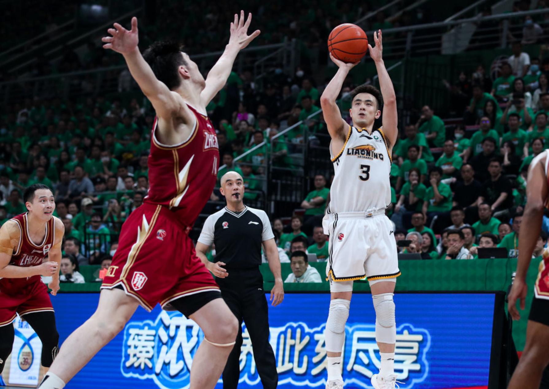 广东宏远篮球俱乐部徐杰,徐杰广东宏远完整版