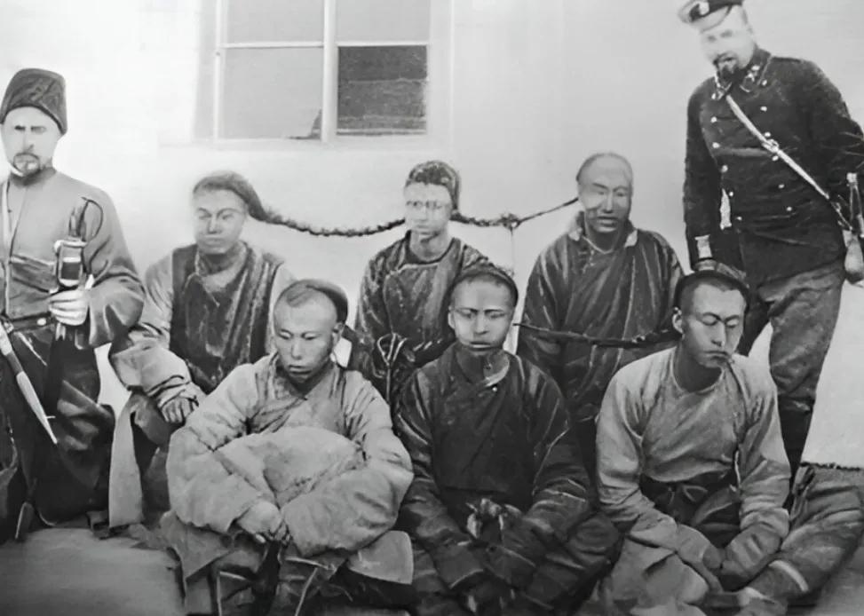 沙俄在我国东北犯下的惨案,沙俄当初为什么没有拿下东北三省