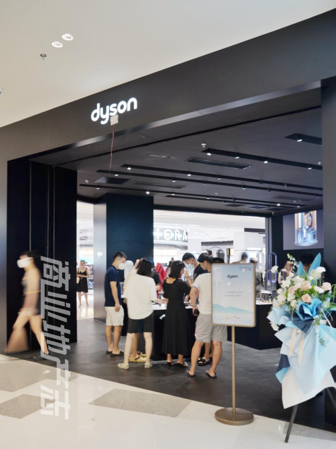 为了提升观察海口万象城的本地化视角,我在海口住了一整周