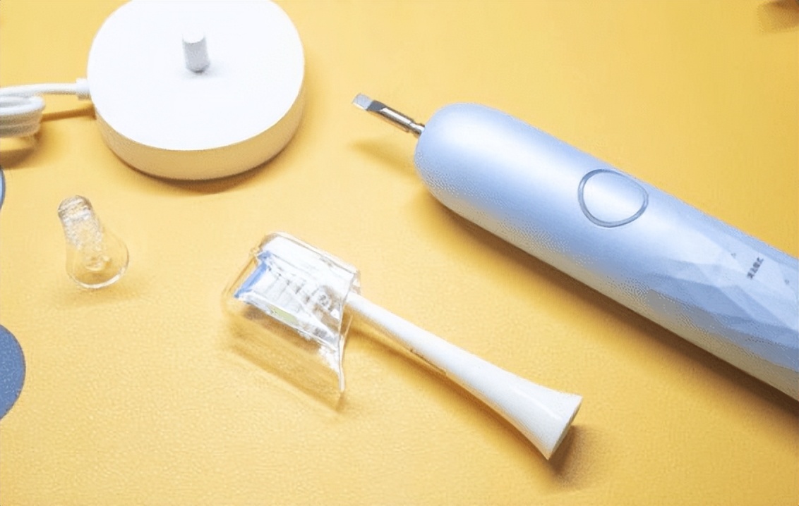 usmile电动牙刷y1和y1s哪个型号好,usmile电动牙刷和小米t700哪个好