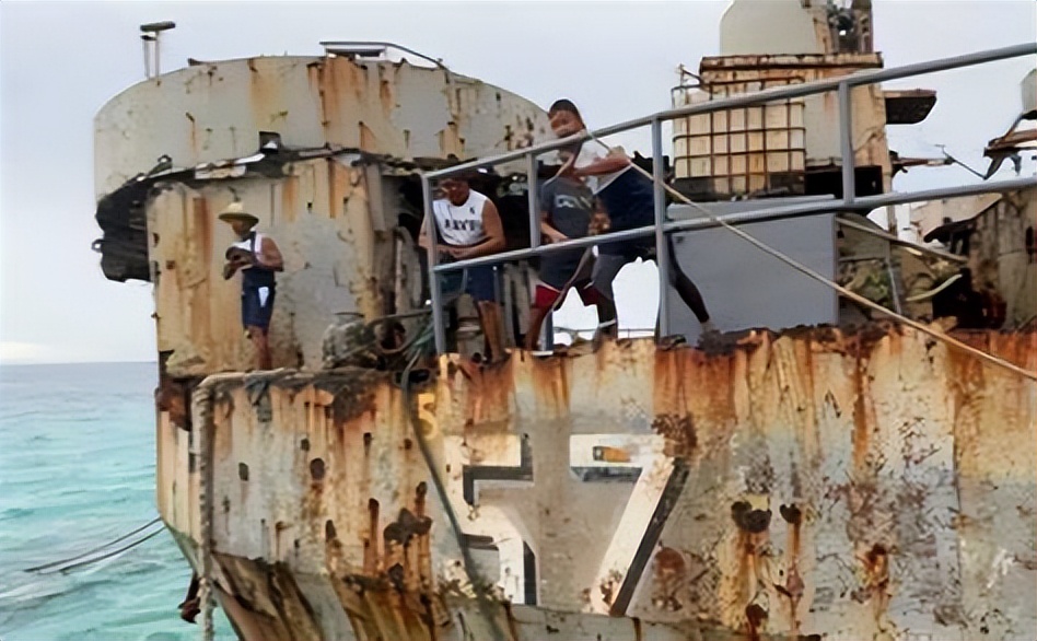 菲律宾海警船被中方依法驱离,中国海警船驱离菲律宾海警船