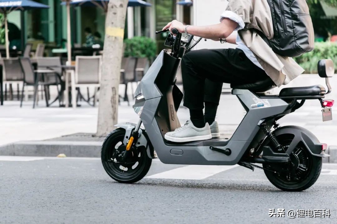 雅迪电动车电池半年不耐用了,电动车电池用了半年里程减半