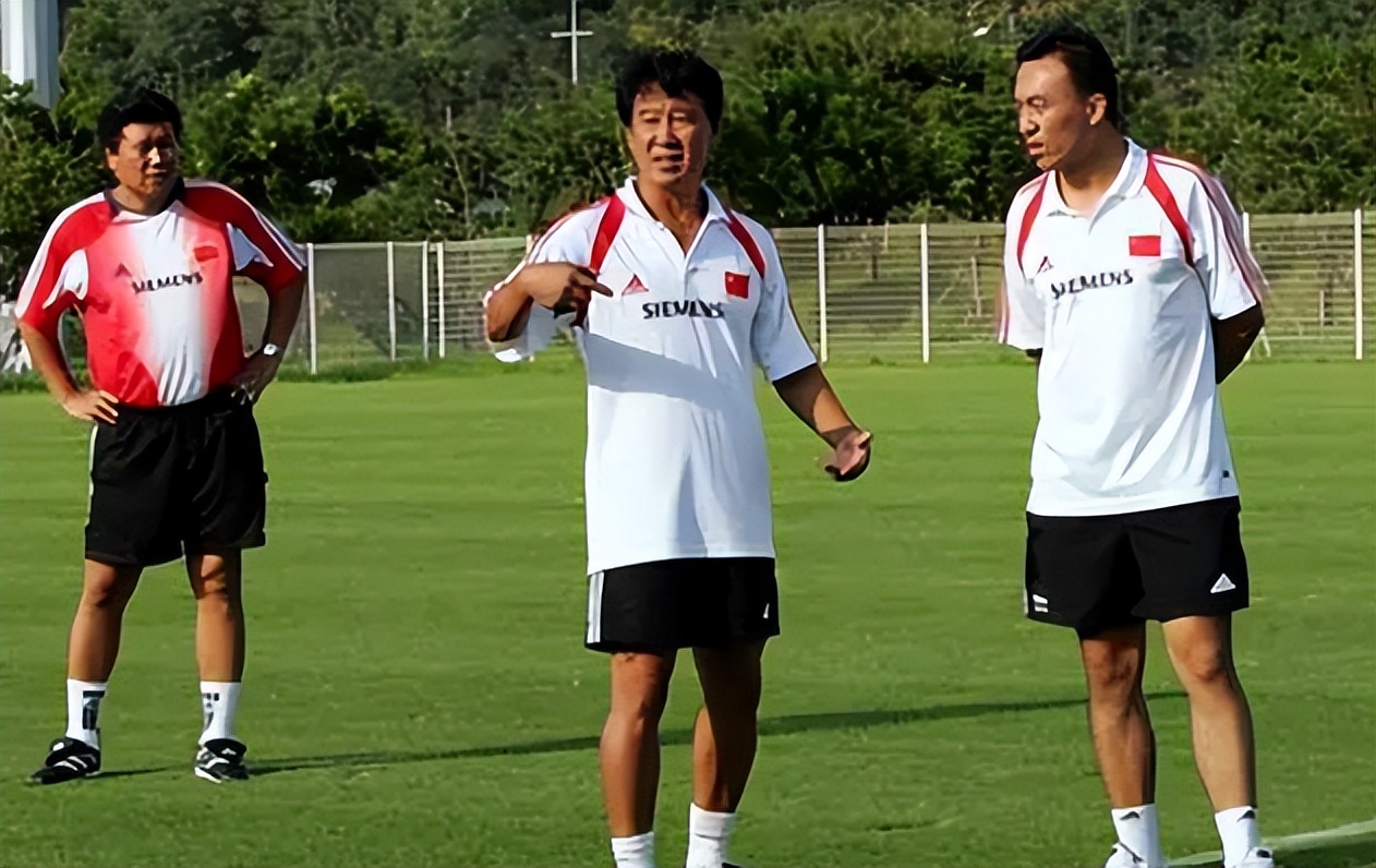 中国女足现任主帅是谁,中国女足历届主教练