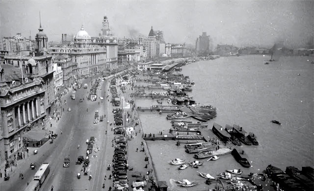 94年*小平邓**最后一次到上海，离开前对*菊黄**说：这是上海最后的机遇