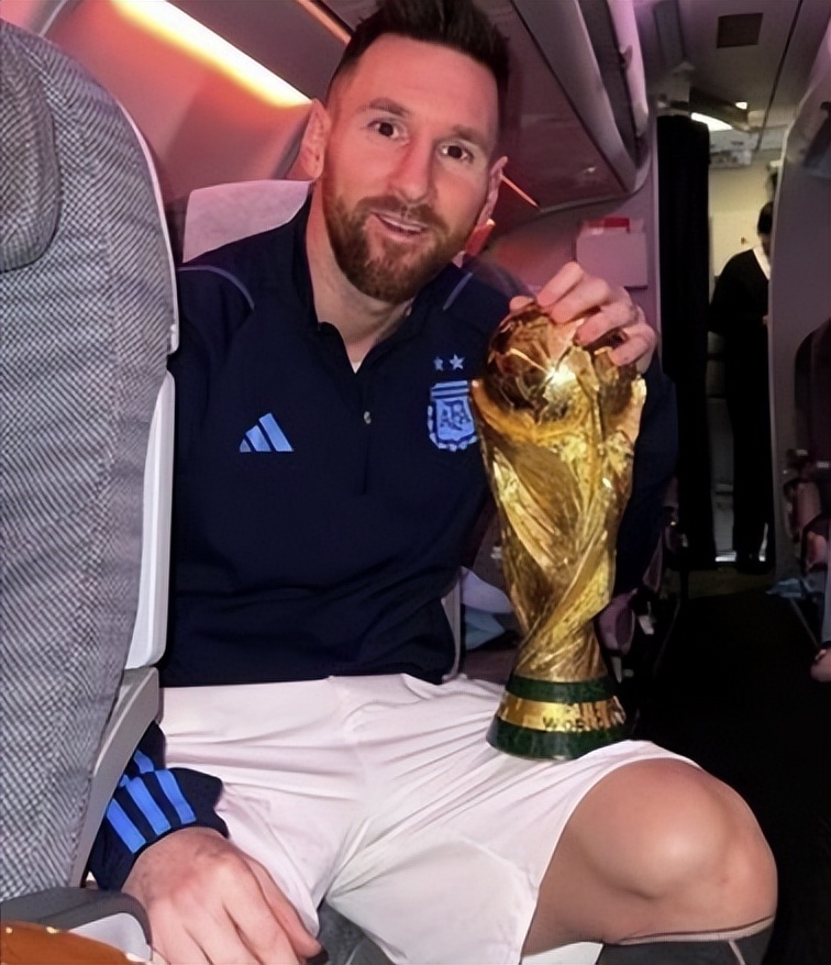 大力神杯通史，之前奖杯长啥样？16年后用完了能换这个新设计么？