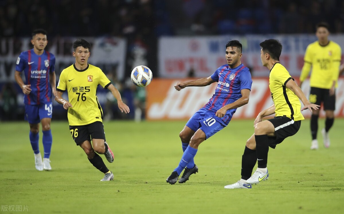 关浩津亚冠染红,恒大小将关浩津染红