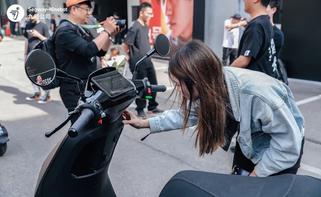 电摩e300p发布,九号电动摩托e300p