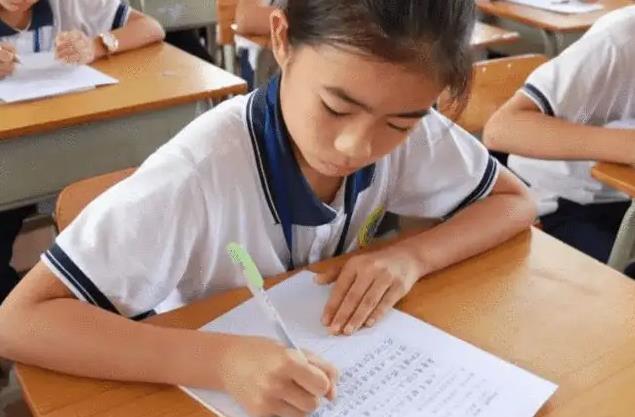 小学生因姓名笔画少走红,学生名字走红连名带姓只有两笔