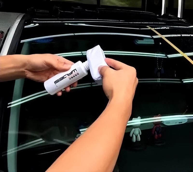 车窗外起雾开窗可以解决吗,如何避免下班车窗起雾