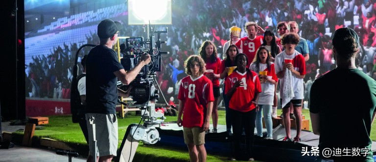 动捕驱动人群资产，将20000名观众装进一支虚拟制片足球广告