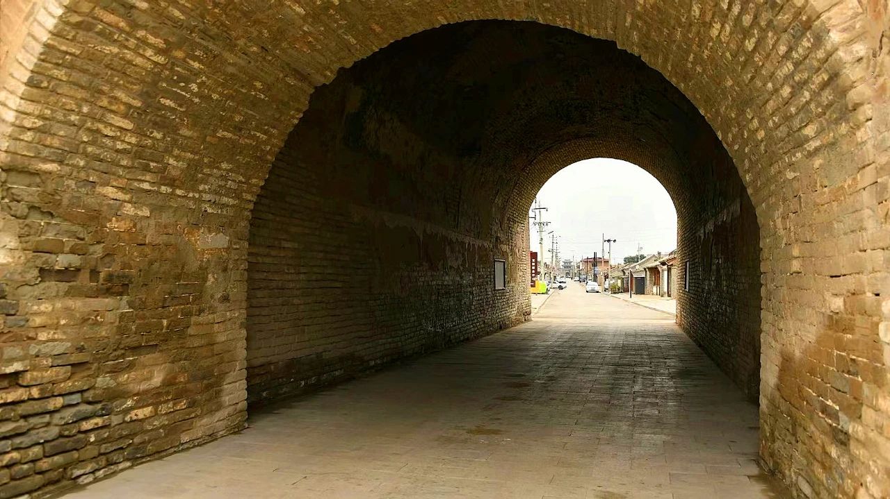 山西右玉长城遗址,万全右卫古城是爬长城的地方吗