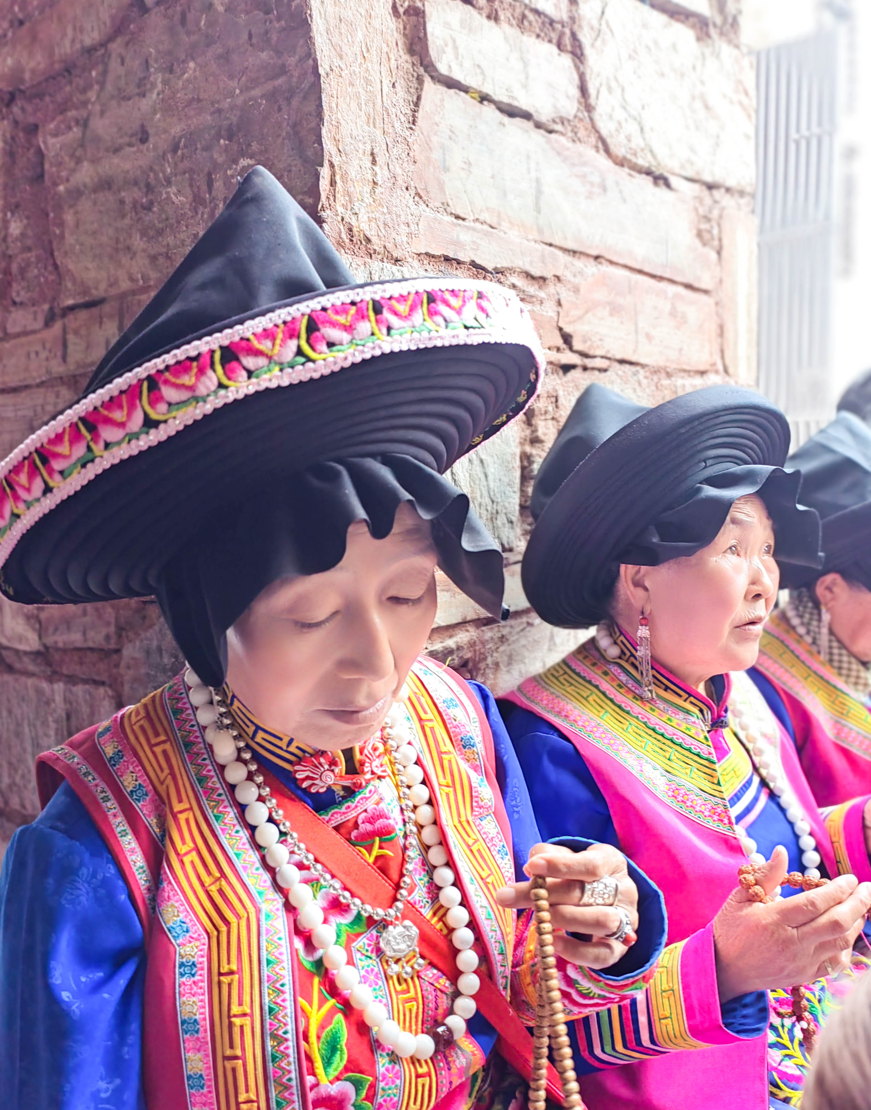 羌族云朵上的舞者,歌曲云朵上的羌族