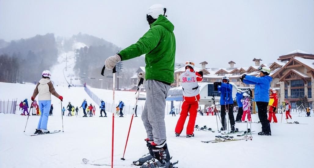 国内滑雪度假推荐,今年去哪里滑雪便宜