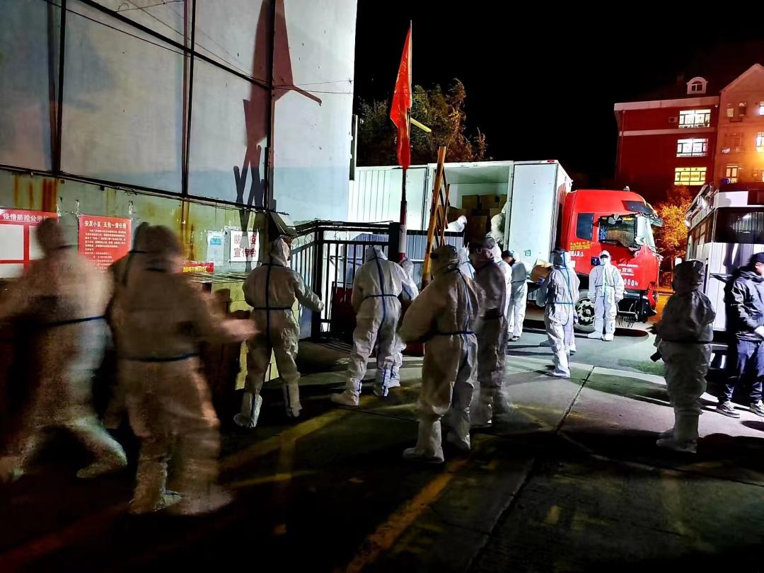 弘扬抗疫精神筑牢为民初心,抗疫一线党旗红勇担使命践初心