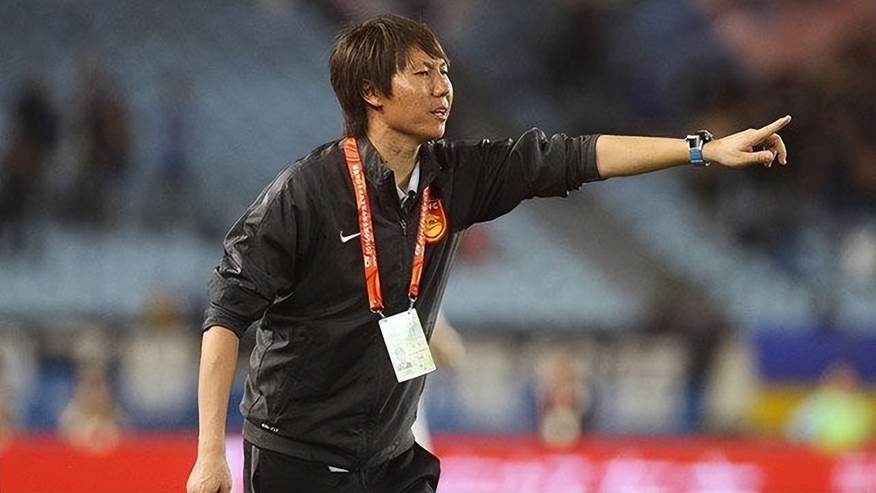 武汉长江队宣布退出足坛,武汉长江队宣布退出中超