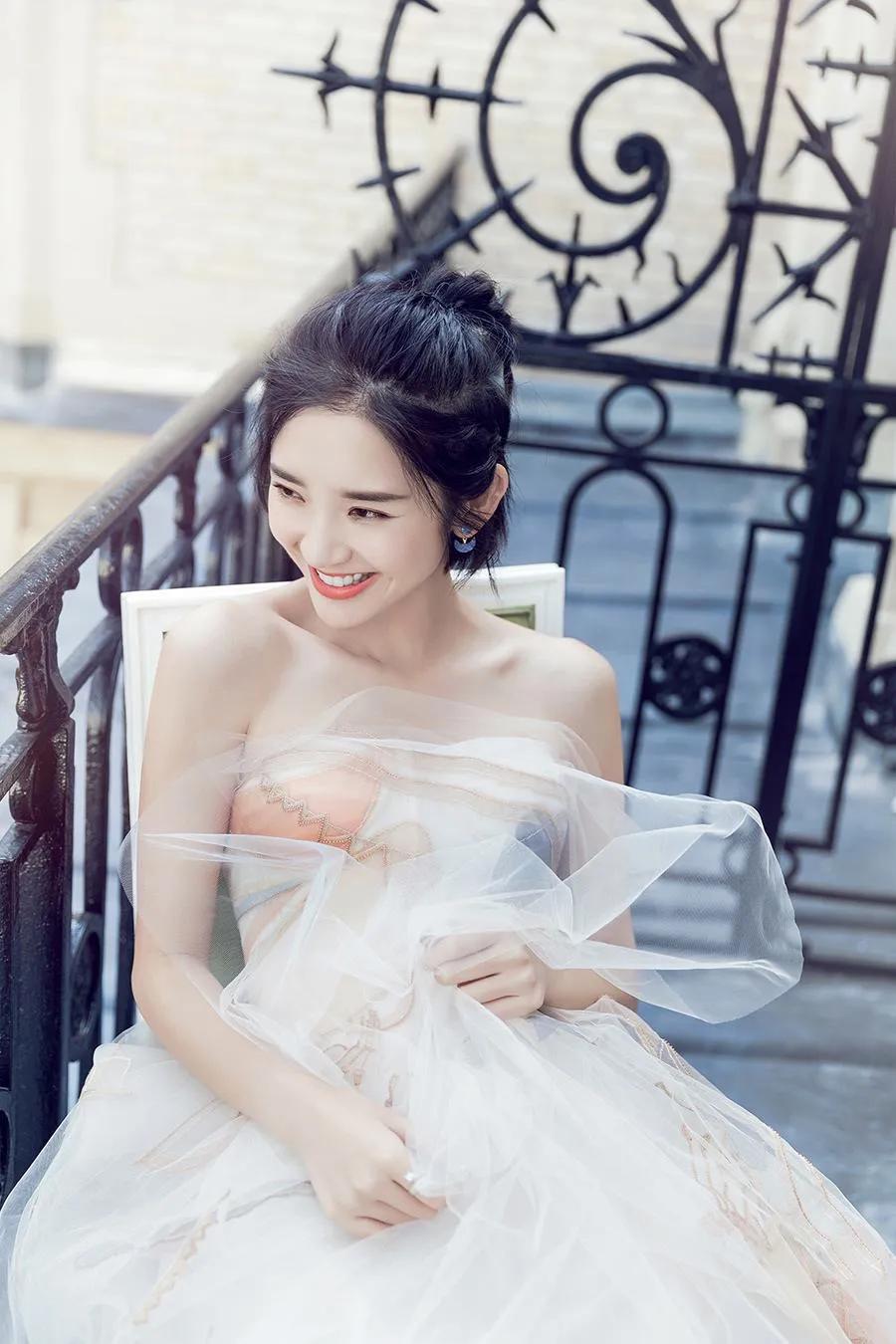 唐艺昕年轻时颜值,唐艺昕惊艳写真大图