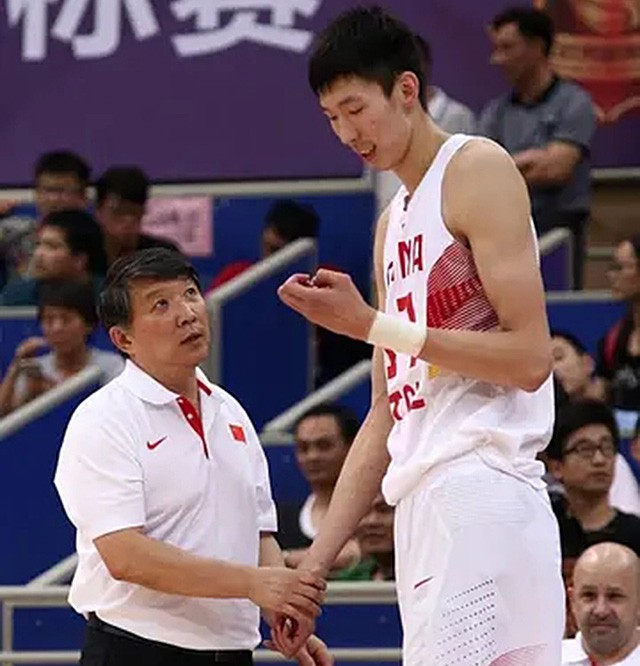 篮协主席宫鲁鸣,中国篮协会副主席宫鲁鸣