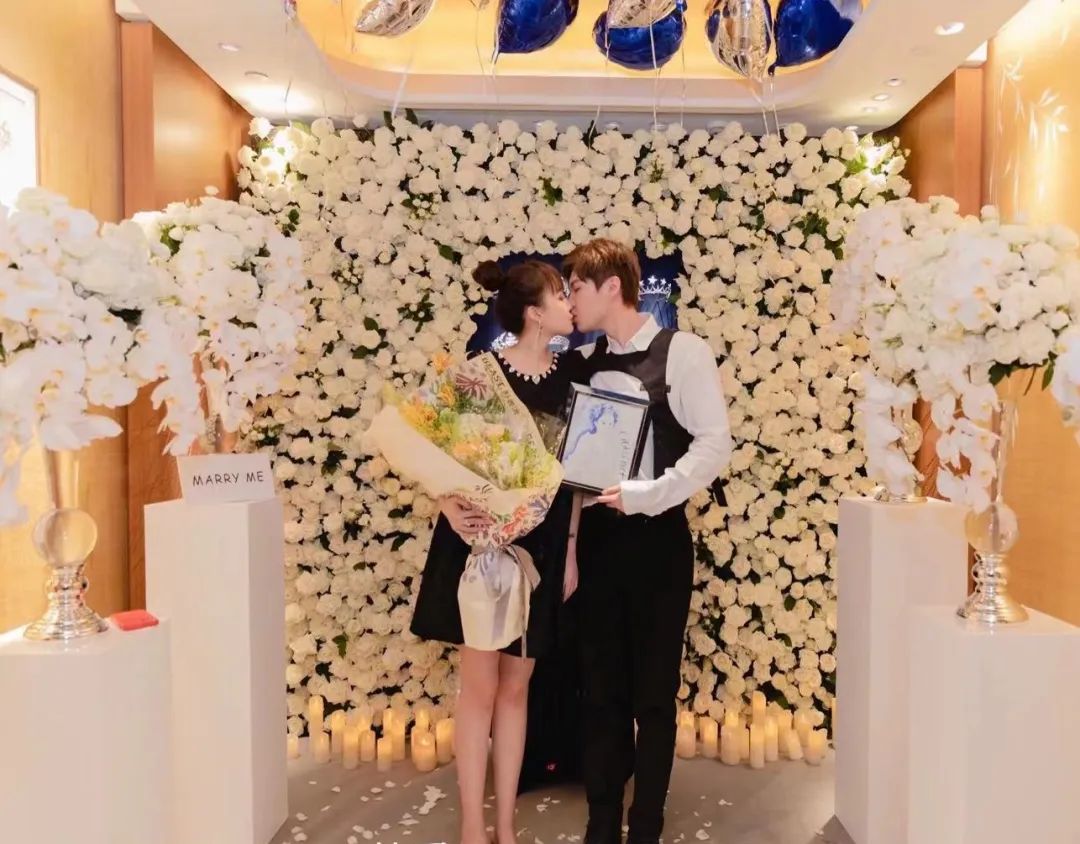 球球曝光新恋情,球球跟新男友照片