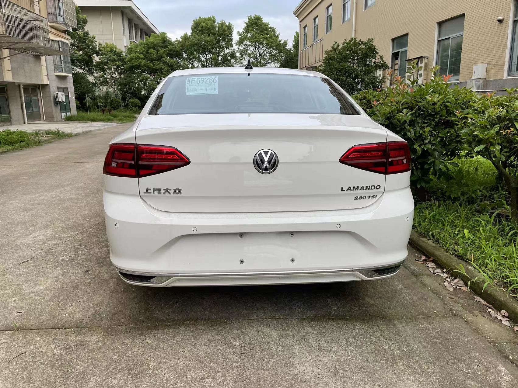 95后小伙买新车,15年凌渡280自动优缺点