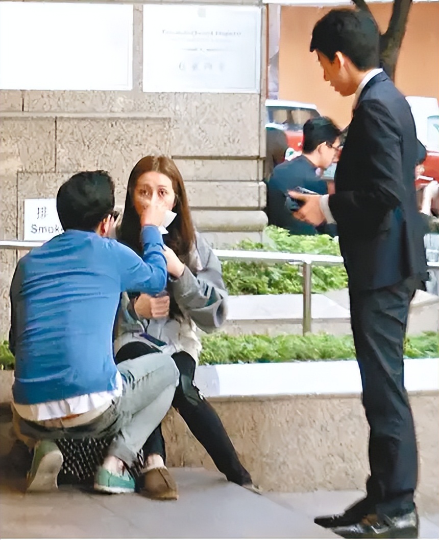 2013年何超盈,何超盈街头照