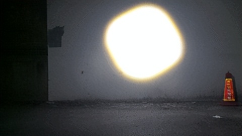 点亮多彩夜晚，让灯光随音而动，纳拓户外12合1雷鸣音乐手电