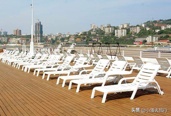 我们一行5人，五一从重庆出发，乘坐星际领航号，花费近9000元