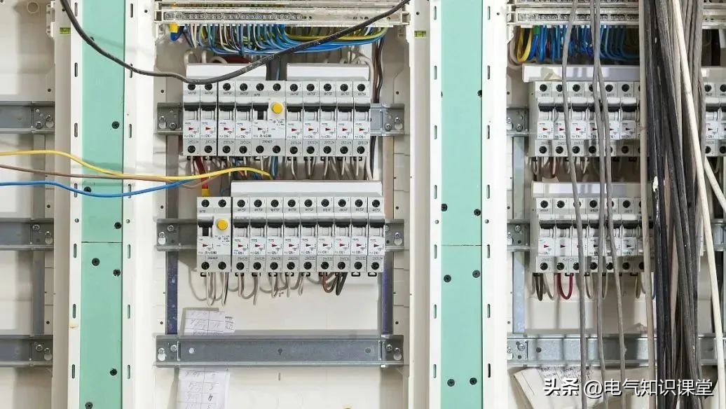 家用配电箱安装注意事项和规范,配电箱安装十四大禁忌你中了几条
