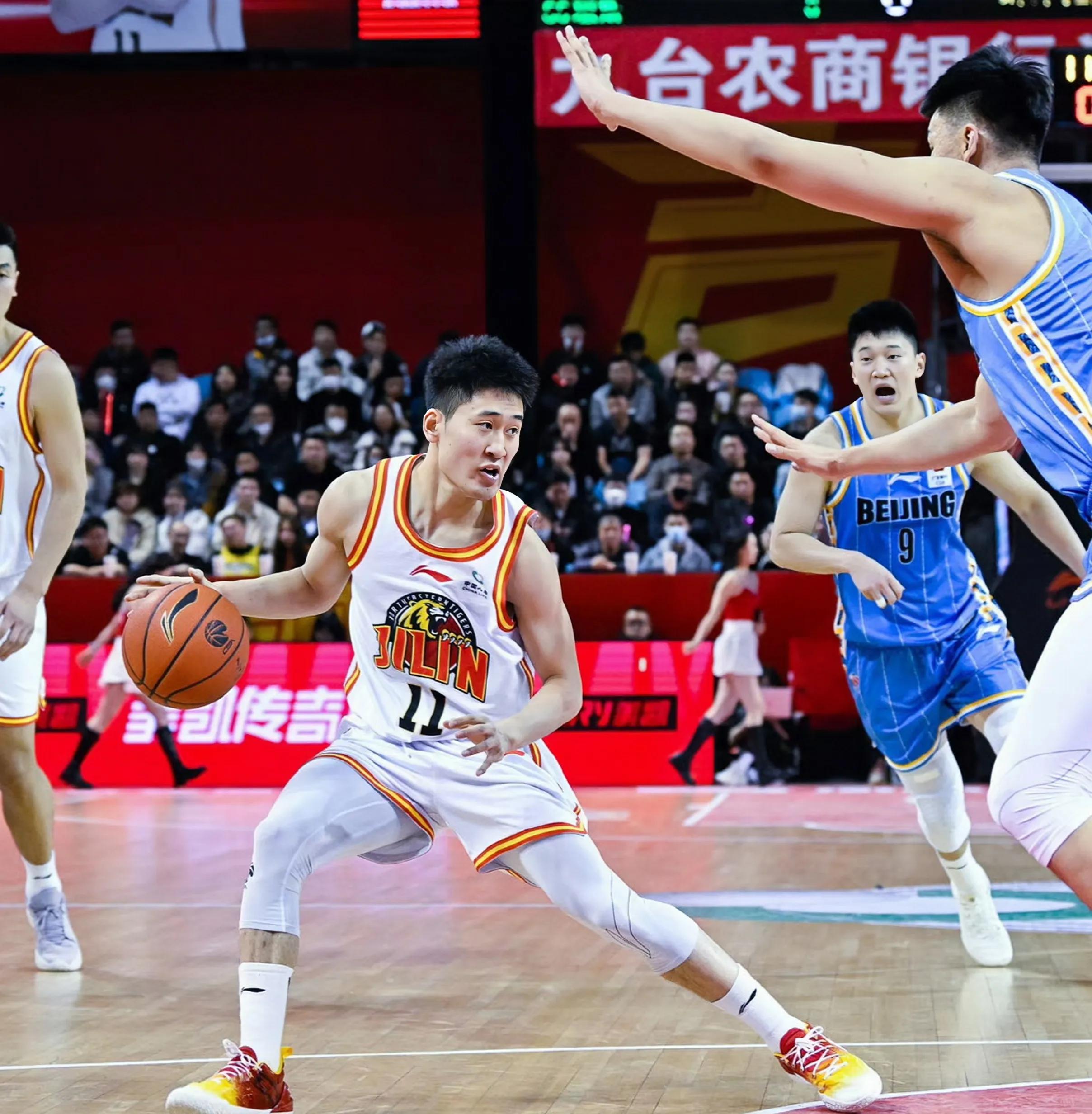 男篮五大中锋,男篮国家队18人名单各个球员身高