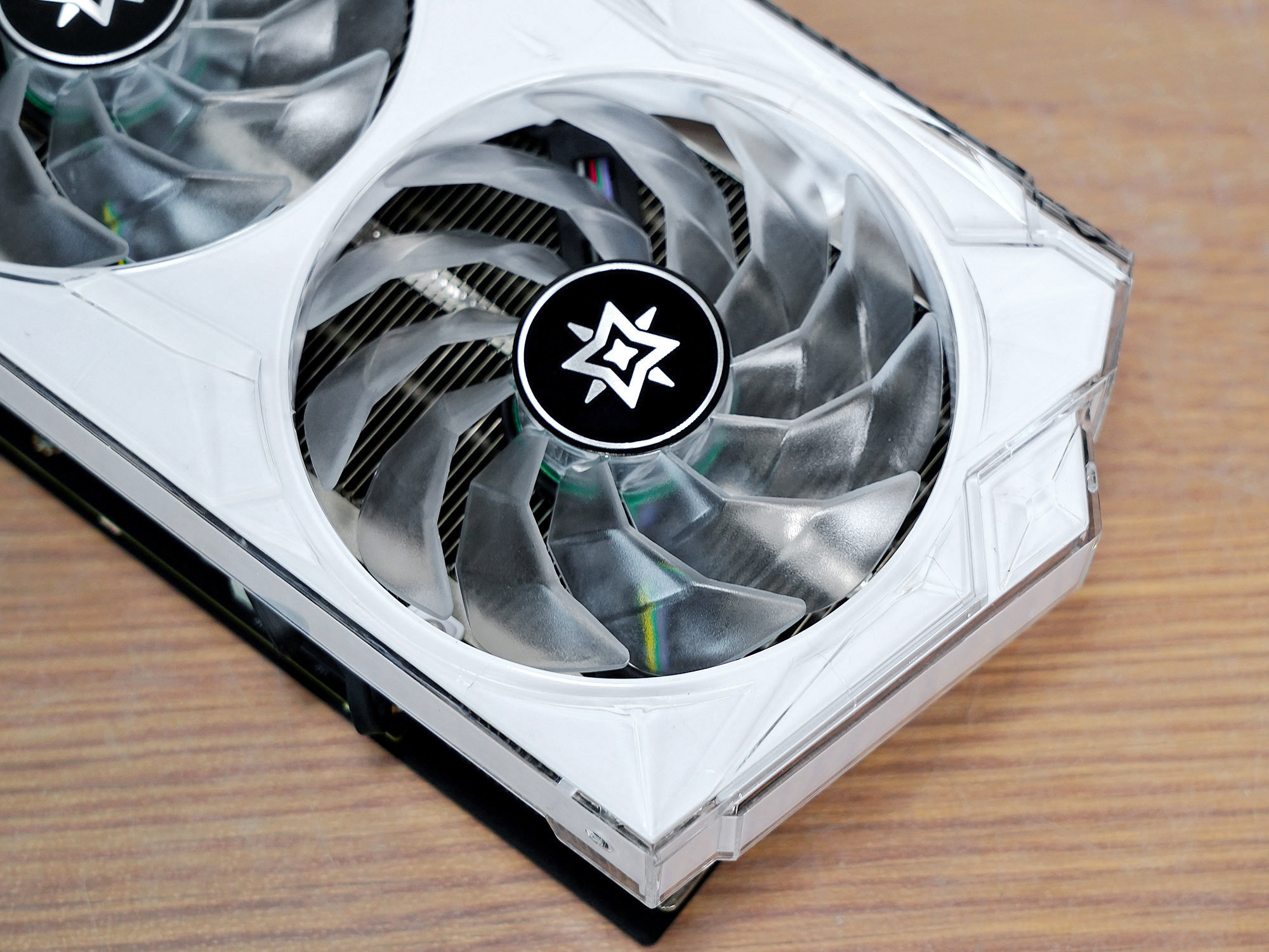 又小又白,12代3060tiitx主机推荐