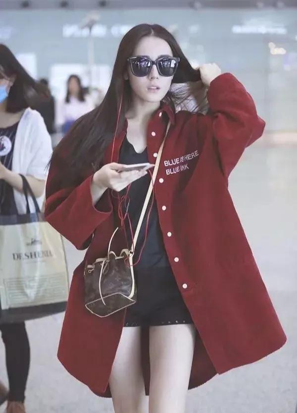 迷你时尚的小包包,适合夏天的迷你包包