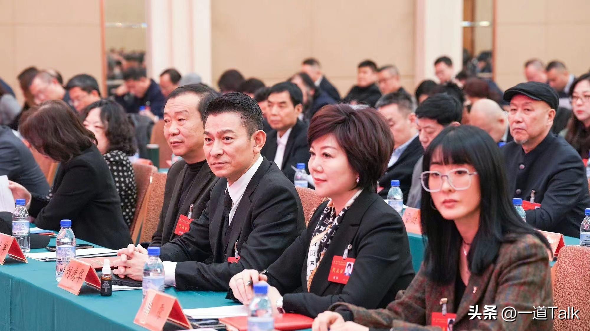 高清镜头下明星们的真实状态,明星高清镜头皮肤状态