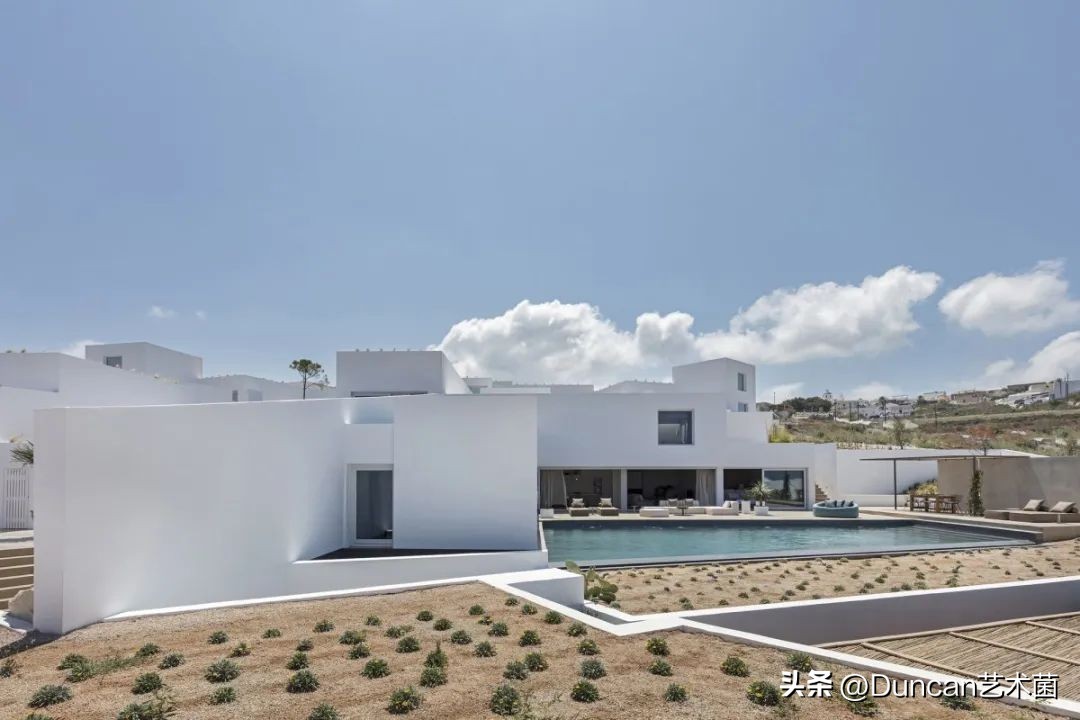 希腊KapsimalisArchitects①打造蓝白极简主义的童话世界！