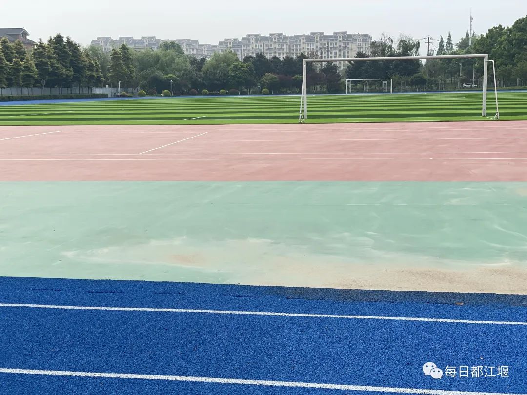 都江堰北街小学操场图片,都江堰市北街小学永丰校区