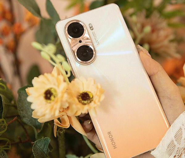 荣耀系列哪款手机比华为mate60好,买华为mate60pro还是荣耀60pro