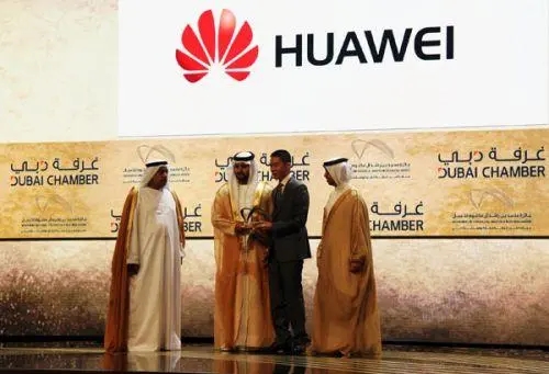 中国赢两次？美拿F35威胁阿联酋禁华为，结果千亿大单被中国抢了