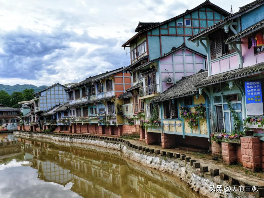 夹缝中生存的人物图片,邛崃市大同古镇