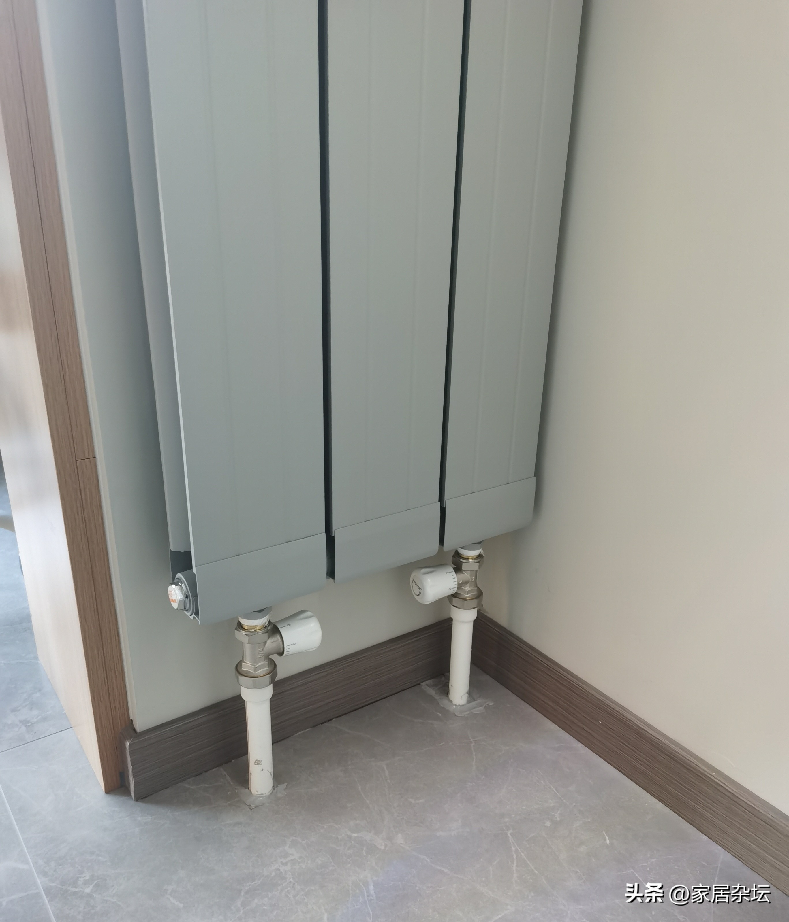 为什么邻居家比自家暖气热,同一栋楼别人家热我家冷