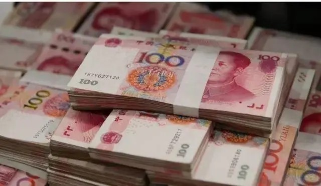 90后女出纳贪污720万案件初步调查,女会计贪污50万被判死刑