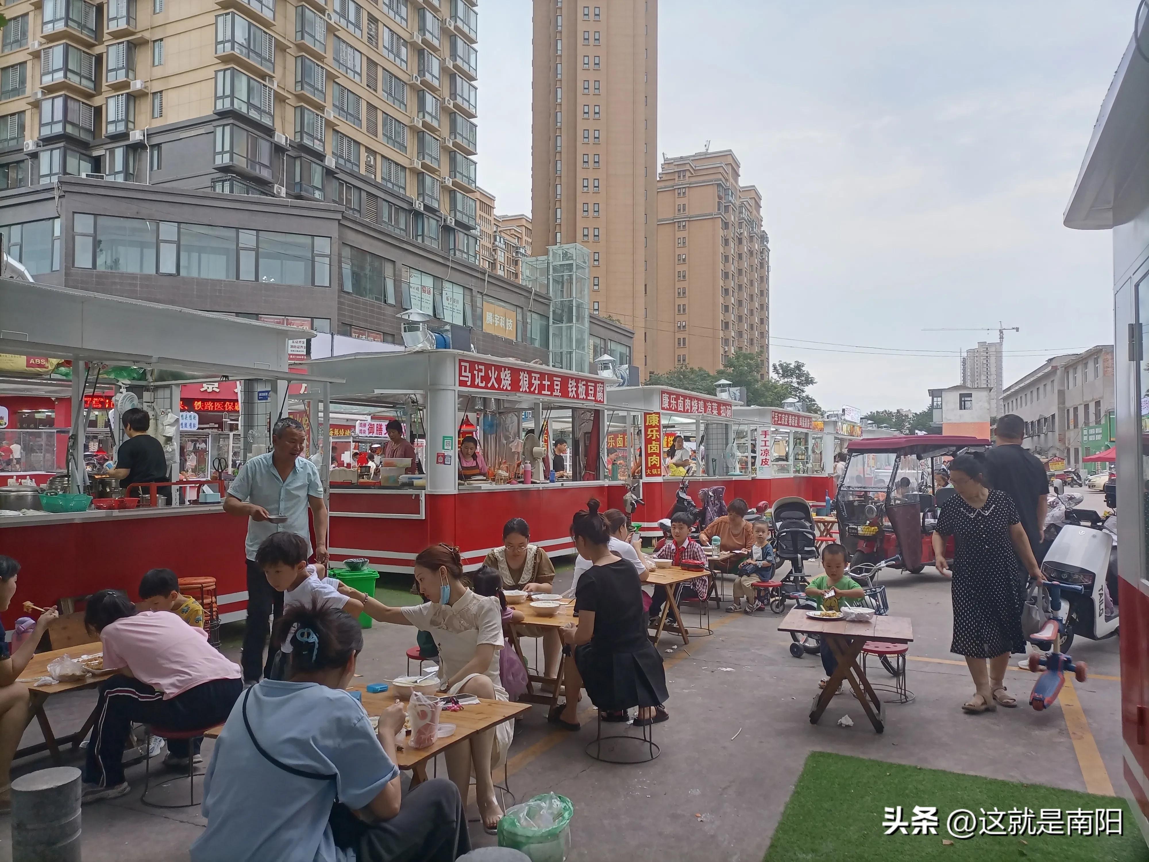 烟火气升温！翰林华府夜市出圈后，还有一波餐饮夜市在赶来的路上