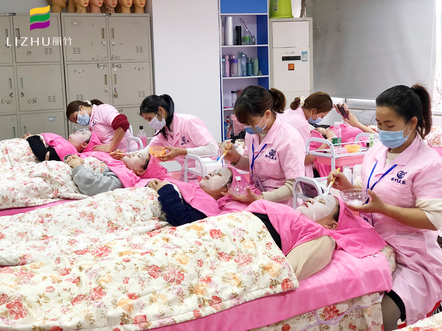 南宁市化妆造型培训学校,南宁学化妆正规学校