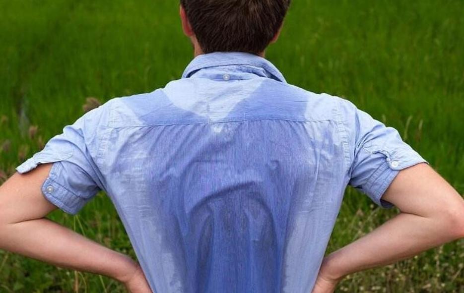 夏季爱出汗什么症状,夏天爱出汗的人说明什么