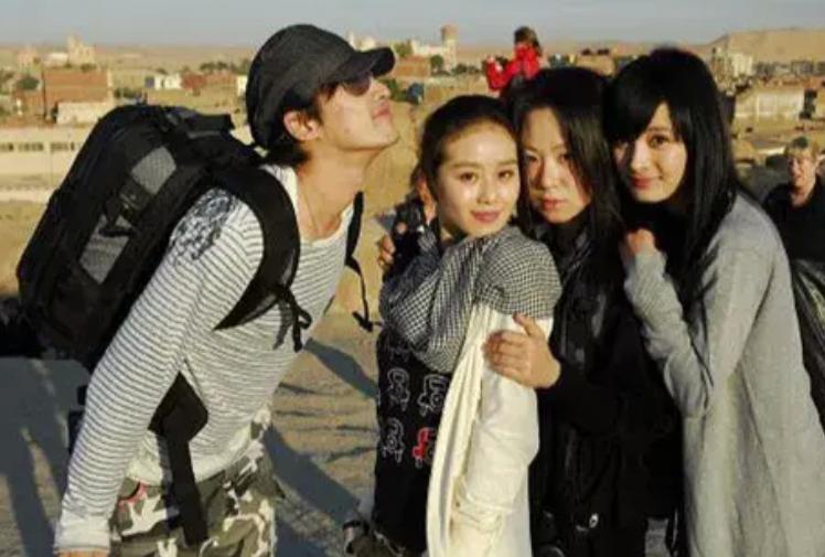 杨幂与唐人解约事件,芒果台四小花为什么辞职