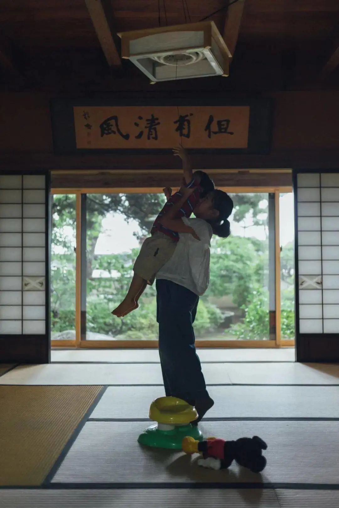 爸爸拍坏人女儿却被偷走完整版,日本爸爸偷拍孩子