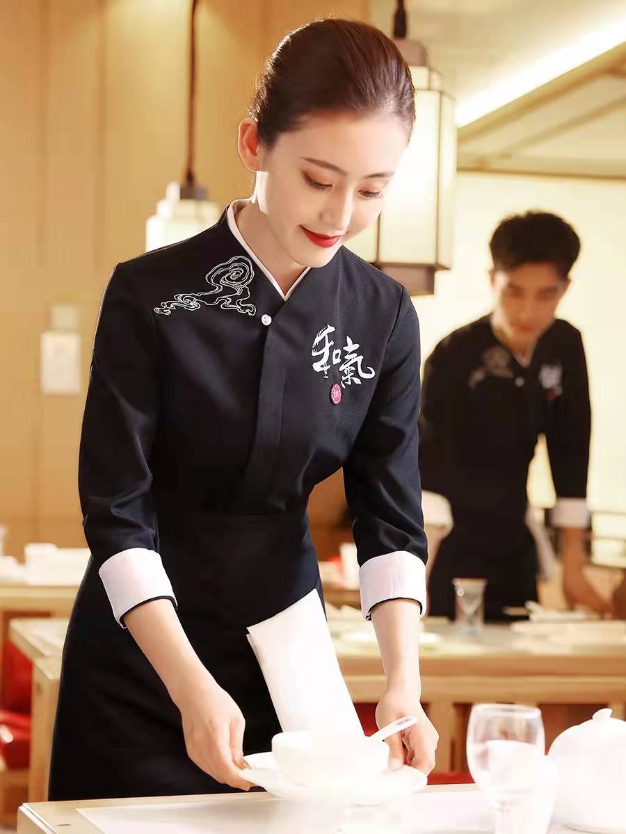 酒店工作服条纹,工作服内卷到什么程度了