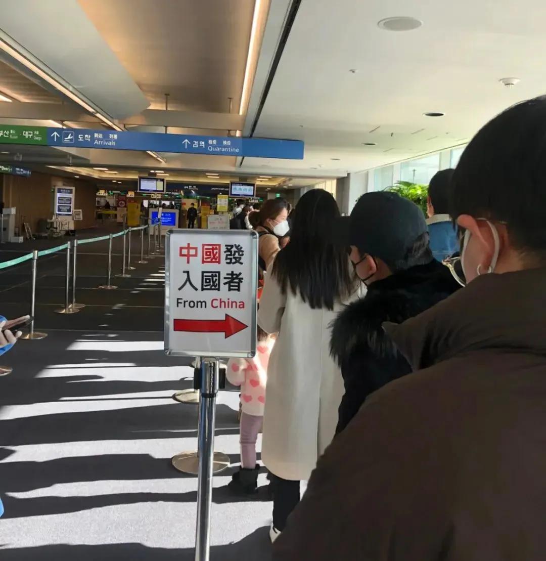 韩国让中国游客挂小黄牌,韩国回应让中国游客挂小黄牌