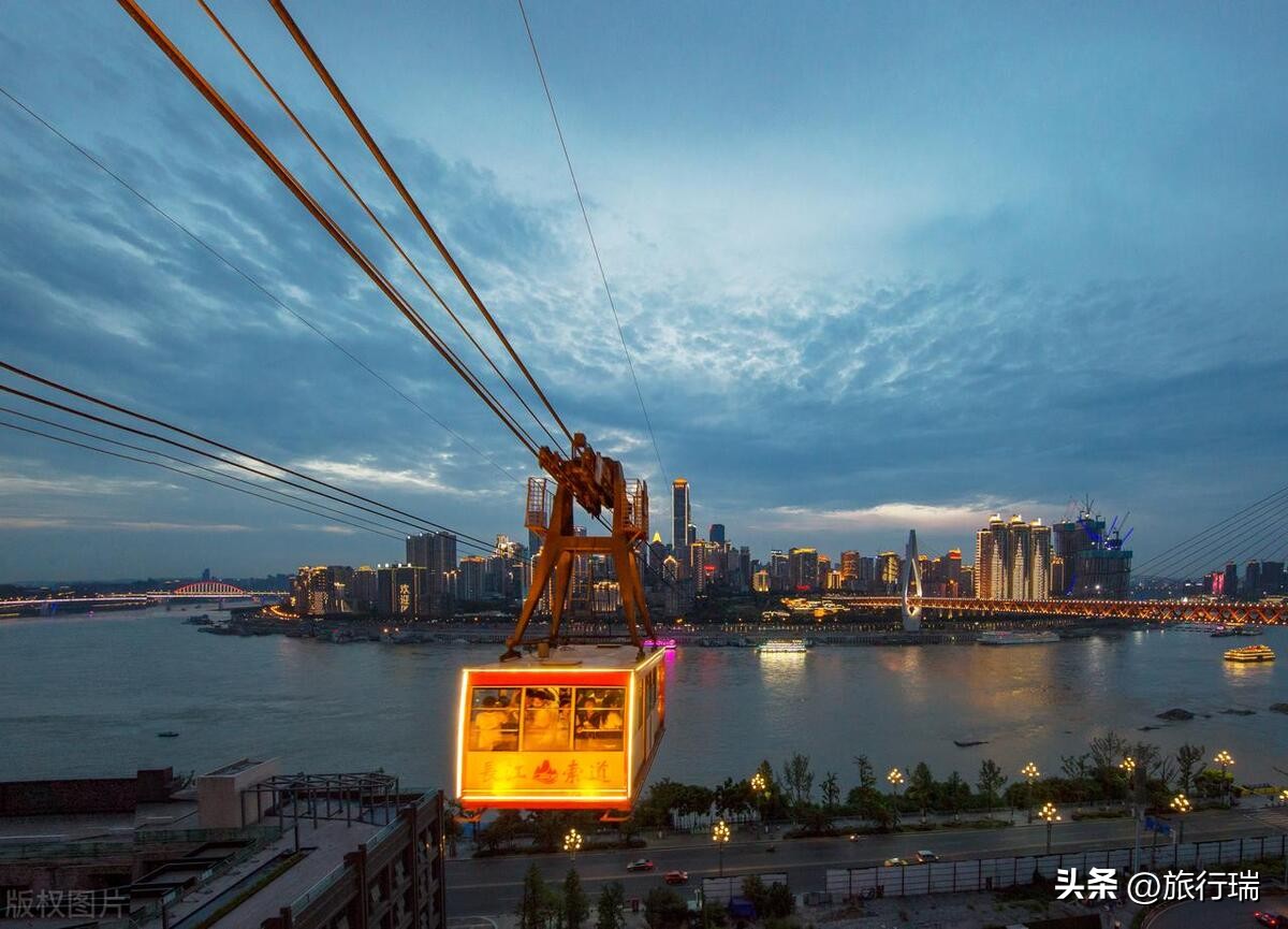 重庆攻略十个必须要去的地方,到没去过的地方走走